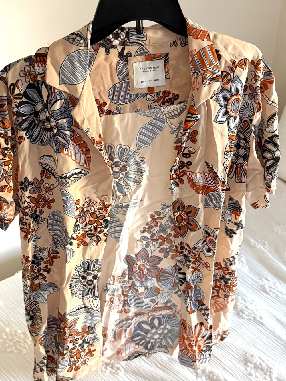 Cactus Man Peach Floral Short-Sleeve Button-Down Shirt